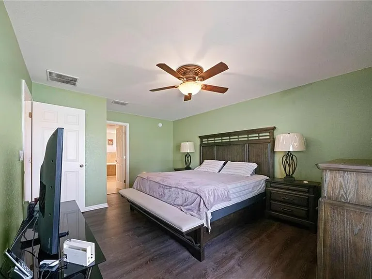 6518 Crescent Loop — Photo 10