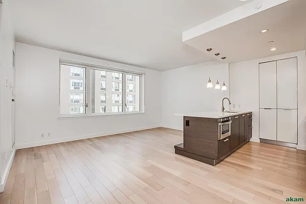 Rented by Akam Sales and Brokerage | media 16