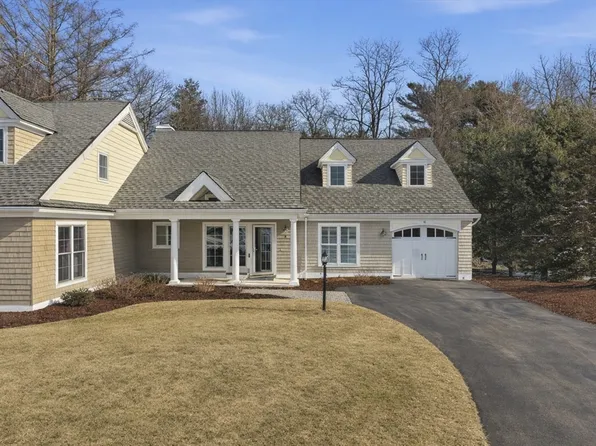 18 Winterberry Ln Unit 18, Hanover, MA 02339