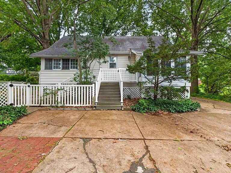 7325 Sutherland Ave — Photo 43