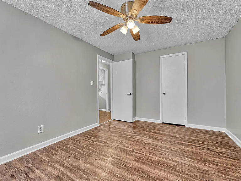 1201 Brentwood St #1209 — Photo 23