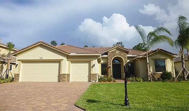1st image of 2104 NW Winterberry Trl