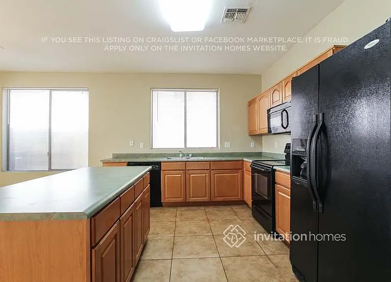 6826 S 30th Ln — Photo 6