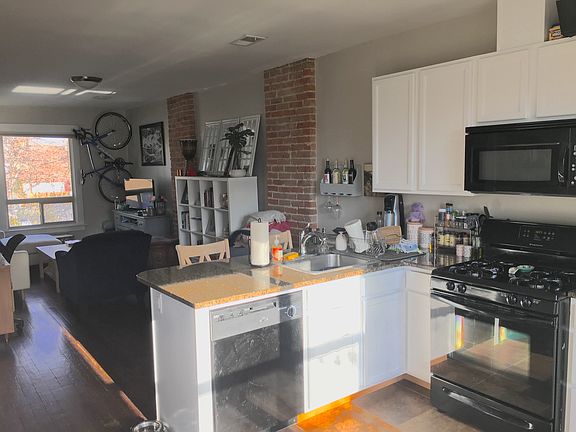 5th image of 1733 N Marion St #201
