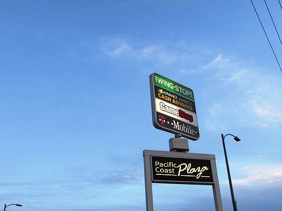 4th image of 1685 Pacific Coast Hwy