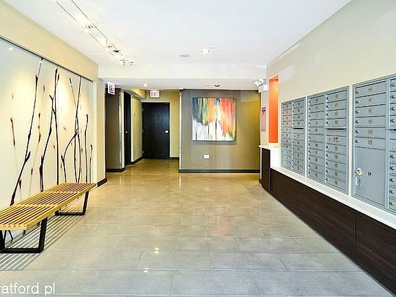 3rd image of 529 W Stratford Pl #521