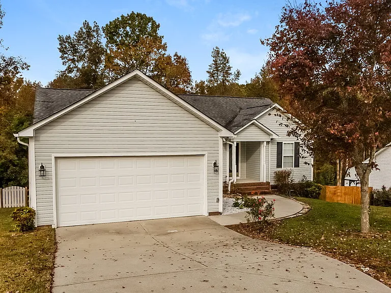 1641 Red Bird Cir — Photo 3