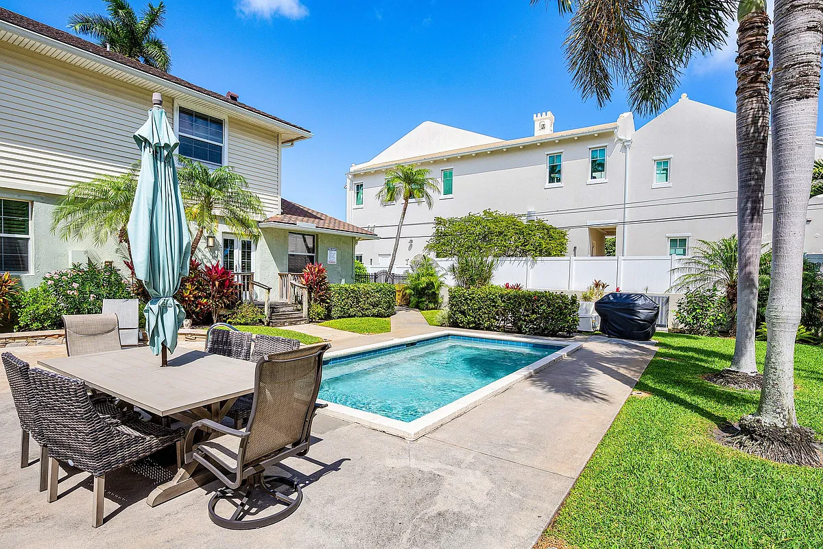 Building Photo - 99 Seabreeze Ave #4