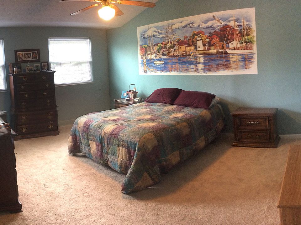 MBR new carpet; walk-in clos