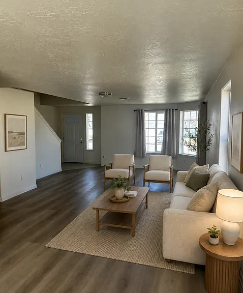 4522 Farrell Ave NE — Photo 2