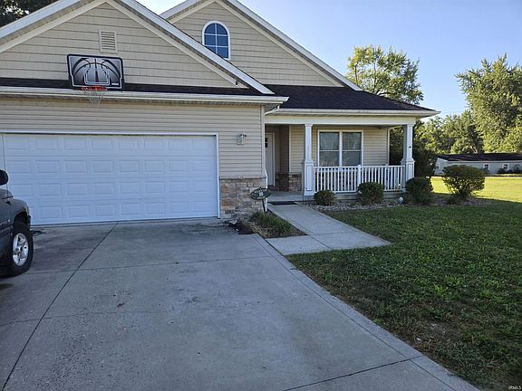 3rd image of 8146 E Pioneer Way