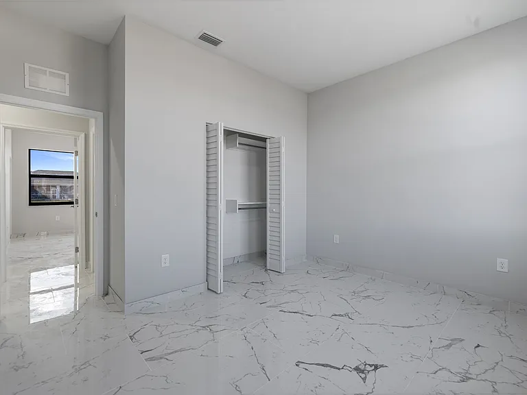 3010 NE 1st Pl — Photo 28