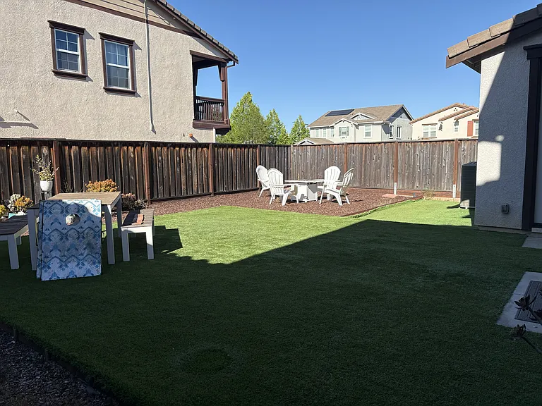 1081 Viognier Way — Photo 2