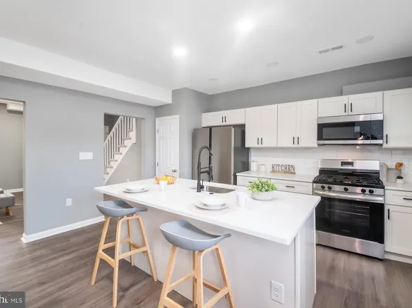 3825 Pall Mall Rd, Baltimore, MD 21215