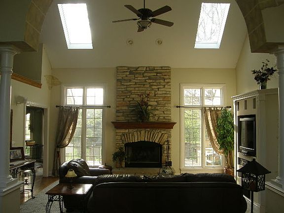 2nd image of 3207 Tina Cir