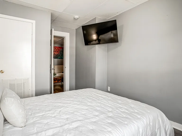 430 N 5th St #2 — Photo 11