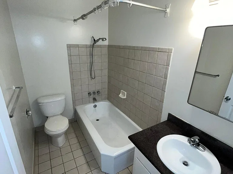 438 Vernon St #302 — Photo 9