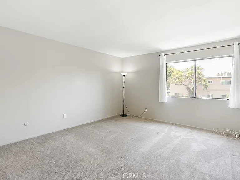 1693 S Heritage Cir — Photo 30