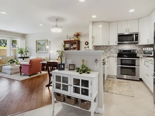 12555 Oaks North Dr Unit 102, San Diego, CA 92128
