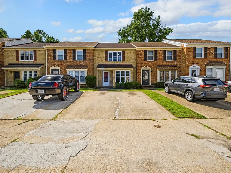 5589 Campus Dr #1 — Photo 25