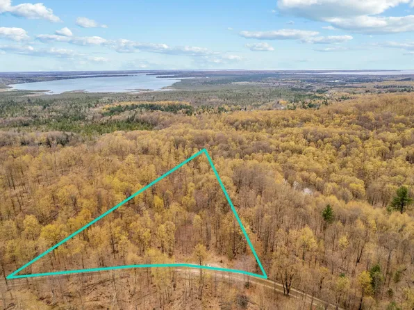 4796 Hill Rd NW, Rapid City, MI 49676