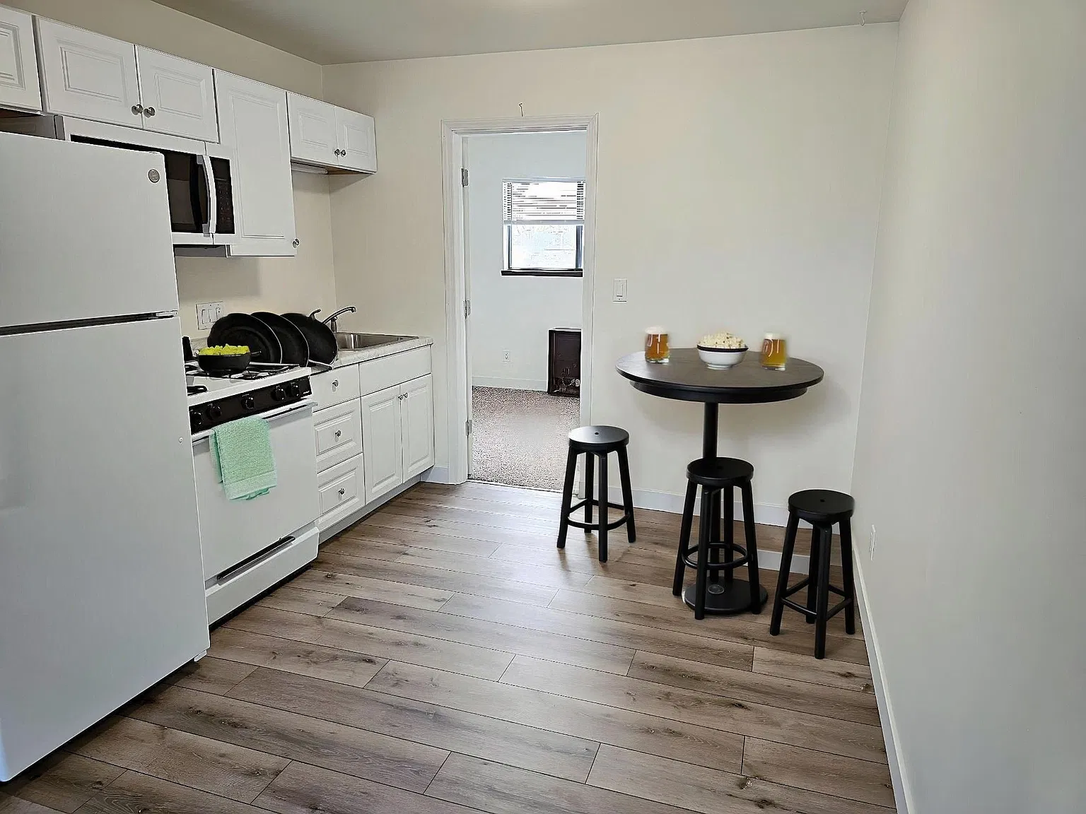 1439 South Commercial Street — Photo 4