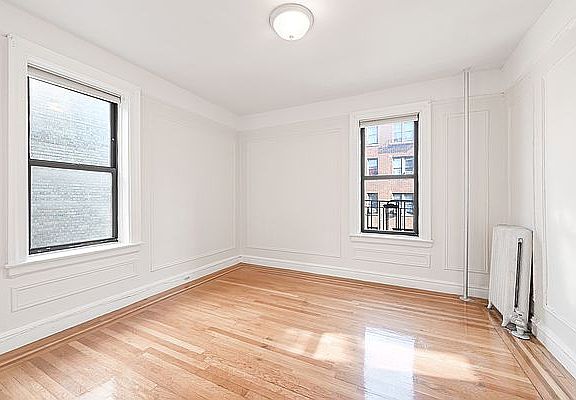 4th image of 712 W 176th St #4A
