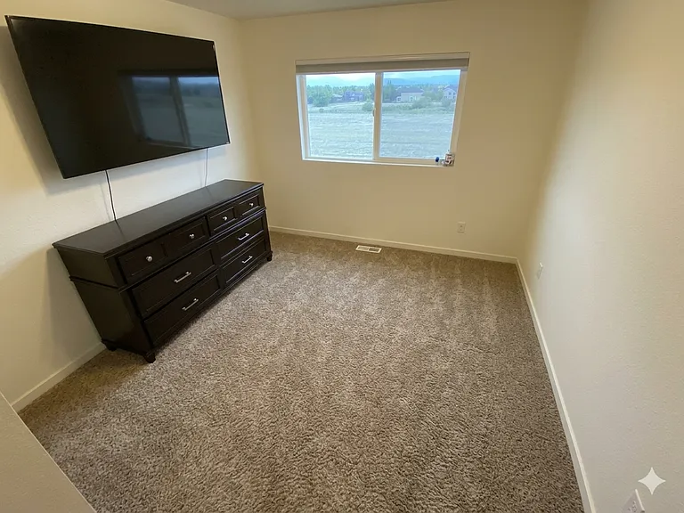 430 Montgomery Dr — Photo 16