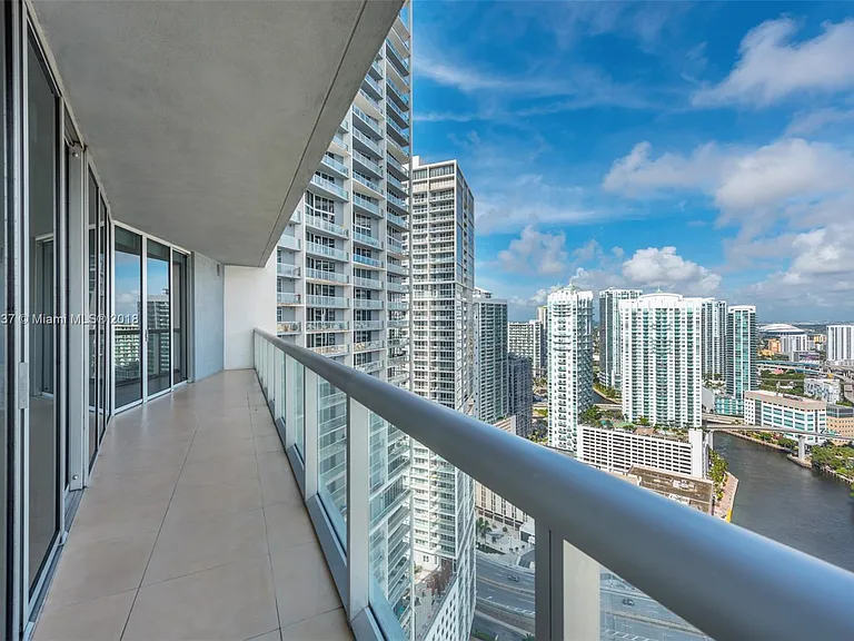 475 Brickell Ave — Photo 8