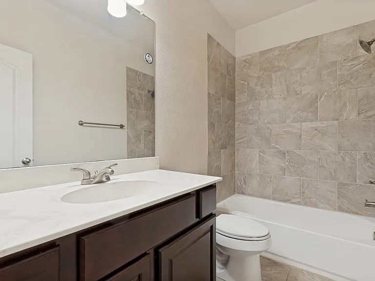 1920 Cortez Ln — Photo 3