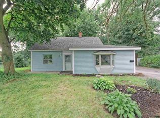 1113 Roberta Rd, Schenectady, NY 12303