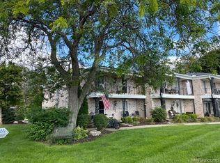 24212 E River Rd UNIT 12, Grosse Ile, MI 48138