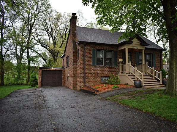 1715 E 32nd Ct, Des Moines, IA 50317