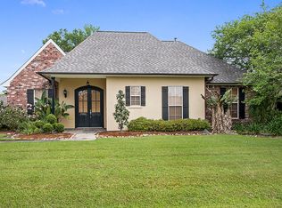 39084 Meadow Ridge Ave, Prairieville, LA 70769