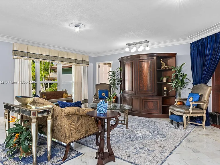 70 Bay Colony Ln — Photo 45