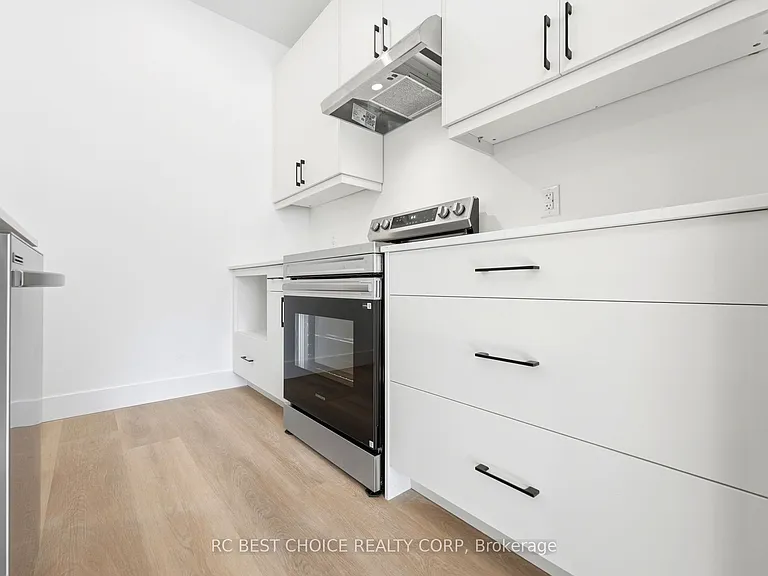 108 Briscoe St E — Photo 15