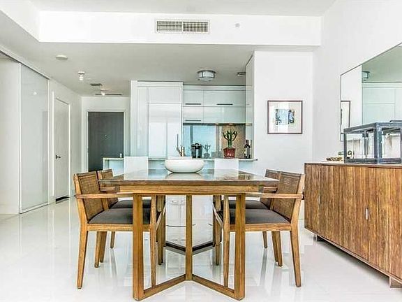 3rd image of 900 NE Biscayne Blvd #2510