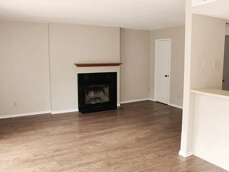 1725 E Grauwyler Rd #138 — Photo 5