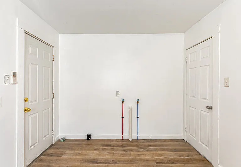 659 Wilson St — Photo 15