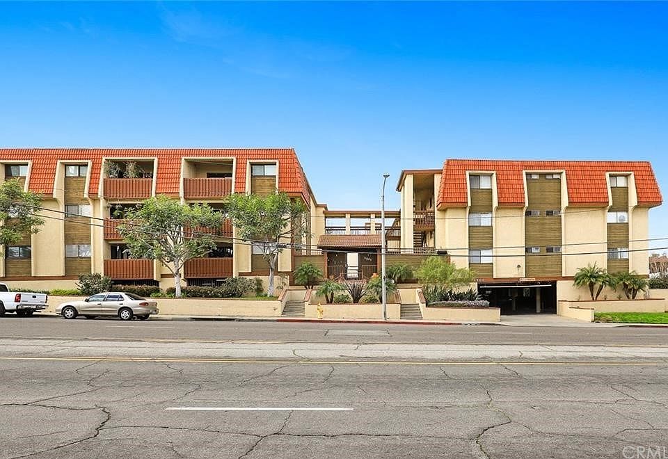 1st image of 2501 Temple Ave Unit 209