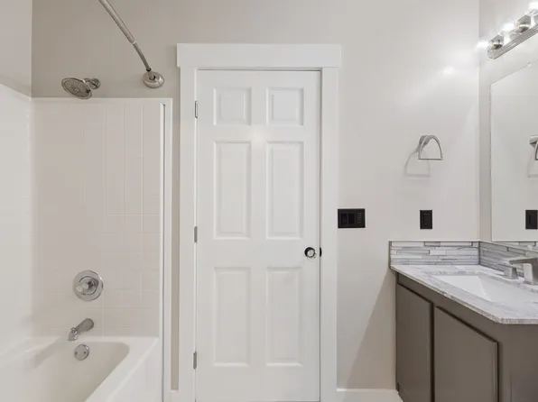 (undisclosed Address), Livingston, MT 59047