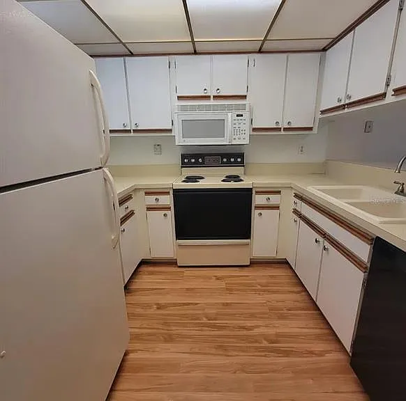 100 E Kentucky Ave #103-D — Photo 6