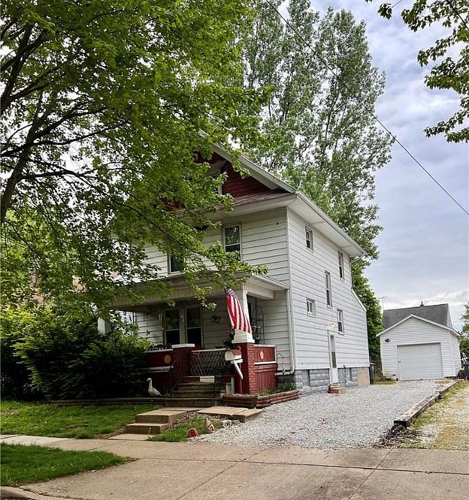 1st image of 824 Lakewood Blvd