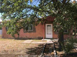 908 W Champ Clark Ave, Artesia, NM 88210