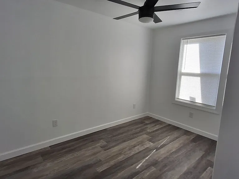 2123 Highland Rd — Photo 4