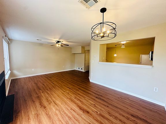 5th image of 109 Cardinal Ln #1