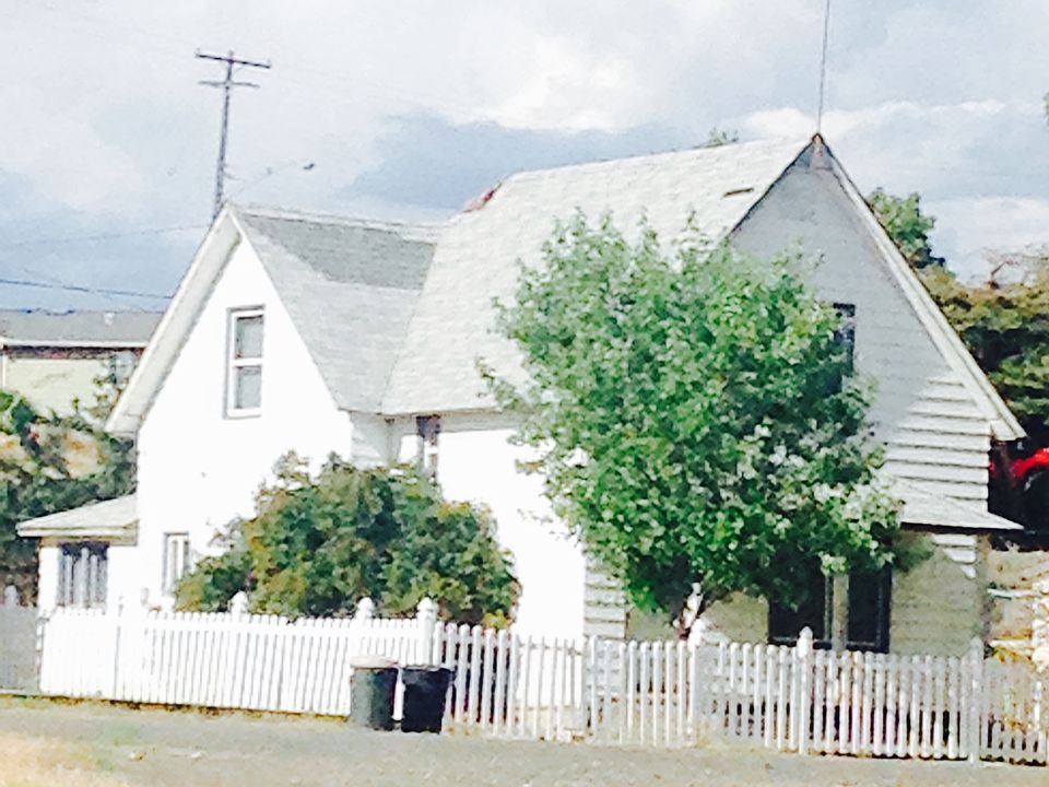 1st image of 409 NW Dellah St