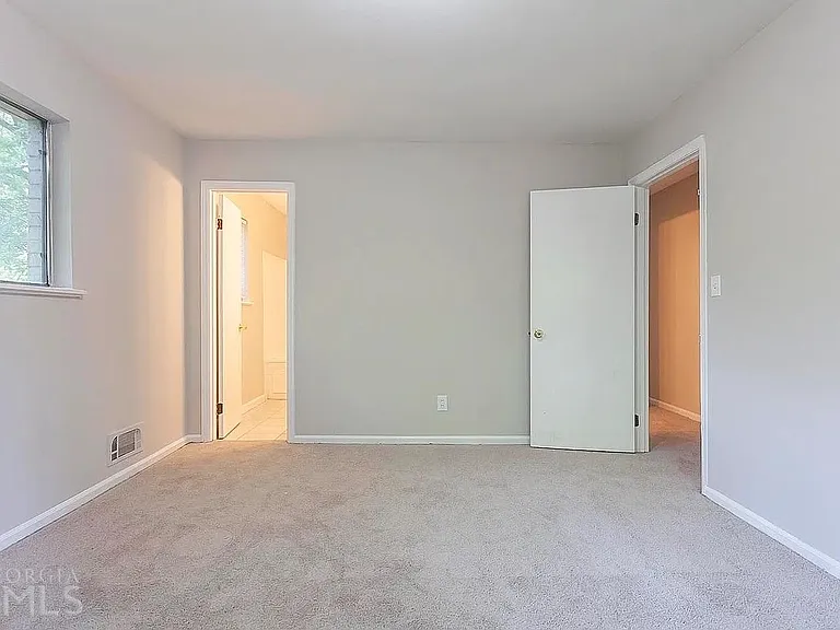 5545 Sturbridge Way — Photo 13