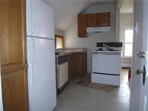 3rd image of 108 Champlin Ave APT 6