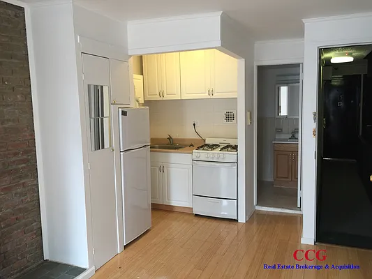 Rented by CCG Real Estate Brokerage | media 9